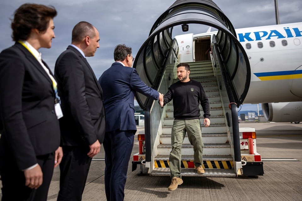    «Мирный план Зеленского», который раньше требовал полного вывода российских войск и репараций с контрибуциями, сжался до трех пунктов REUTERS