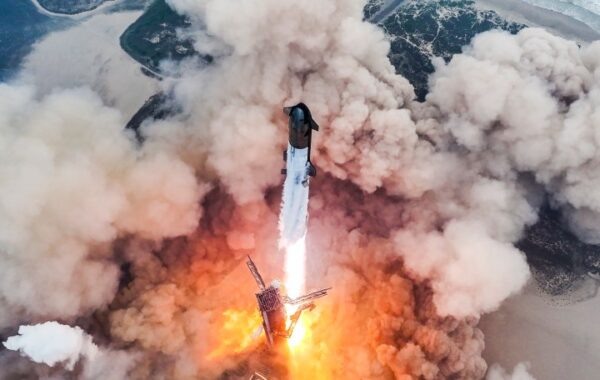  В четверг SpaceX совершила самый успешный полет своего звездолета, стартовав с площадки Starbase в Бока-Чика, штат Техас.