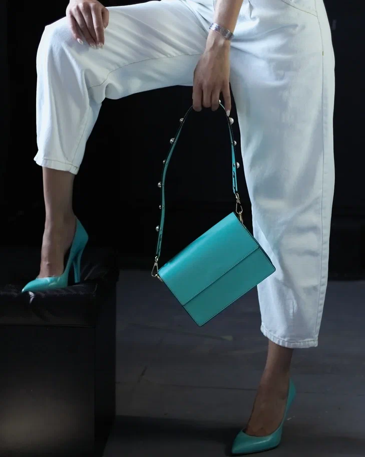 Создано в Max Sharun