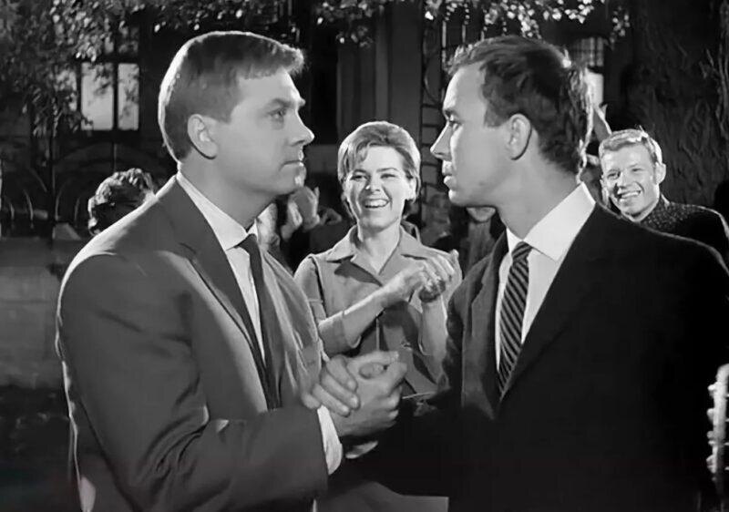 "— Может, в дурачка?  — Это с Абрам Семёнычем!" Фото: videokenigsberg