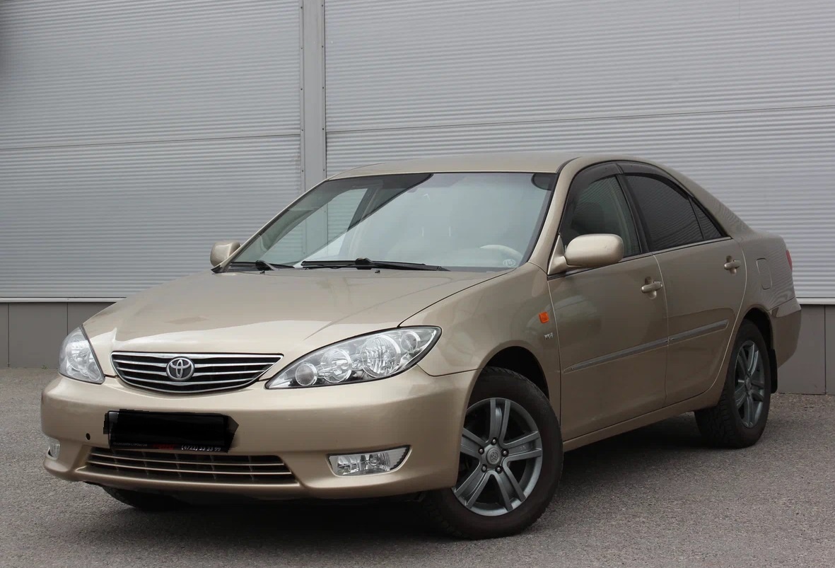 Тойота Камри.