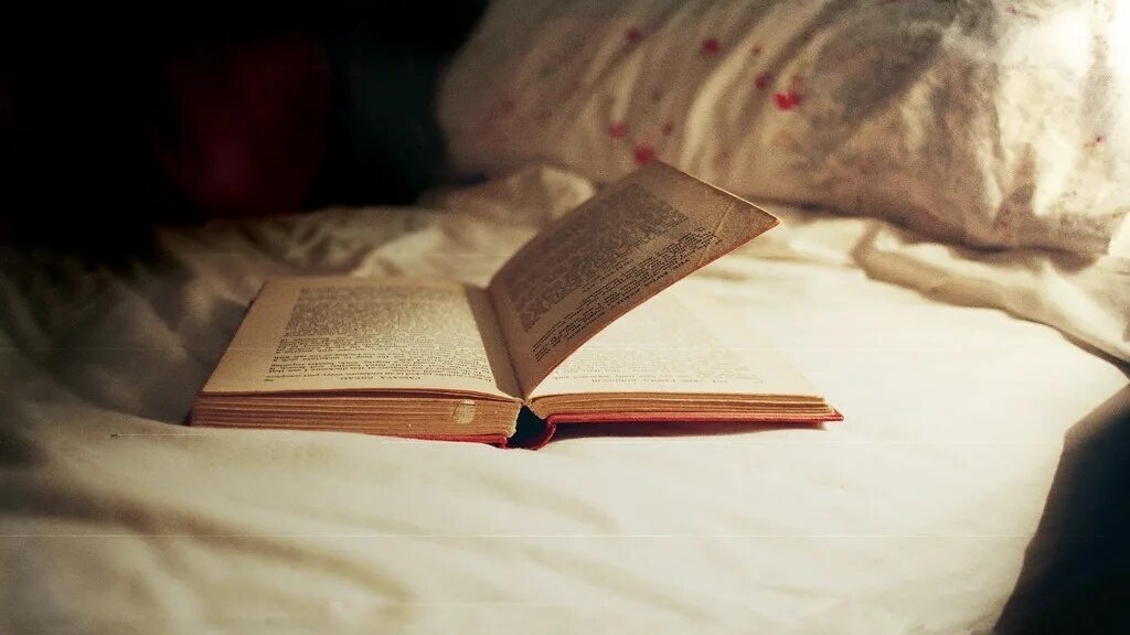 ... а лучше, как в старые добрые времена, почитайте книжку.