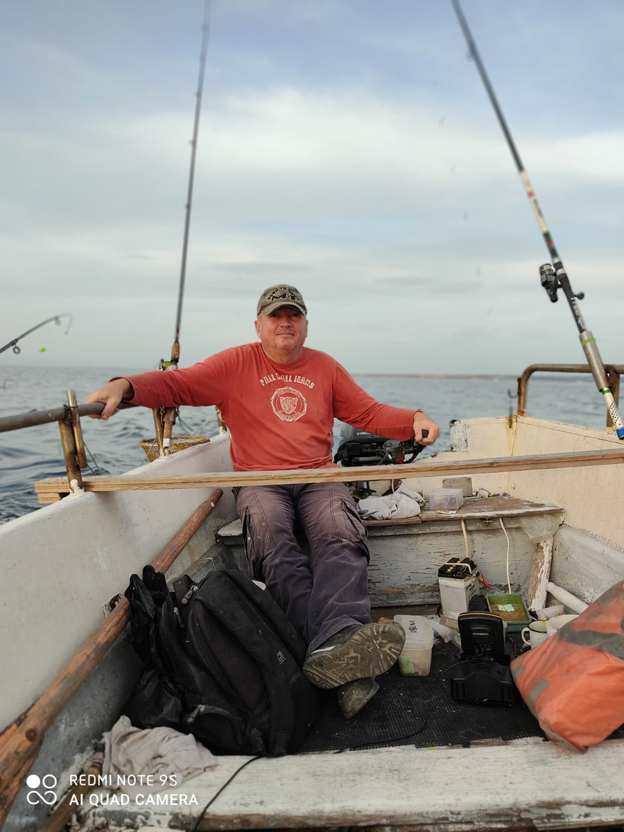 Миша капитан.