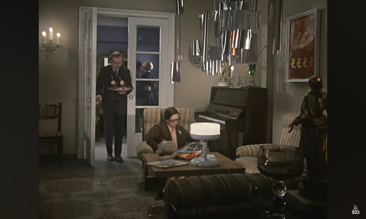 Скриншот экрана. Смотрю на фото и думаю, чтобы изменила сейчас?! НИЧЕГО! Это гениально оформленная комната на все времена!!! 