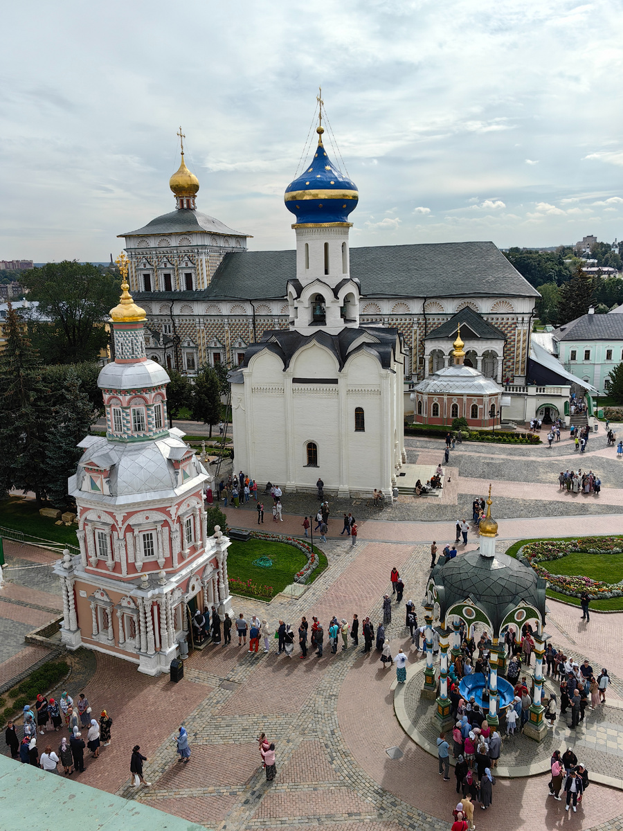 Площадь Троице-Сергиевой лавры