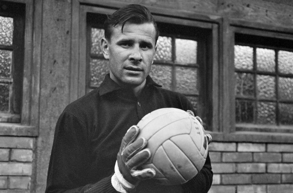 Лев Иванович Яшин (1929 - 1990)