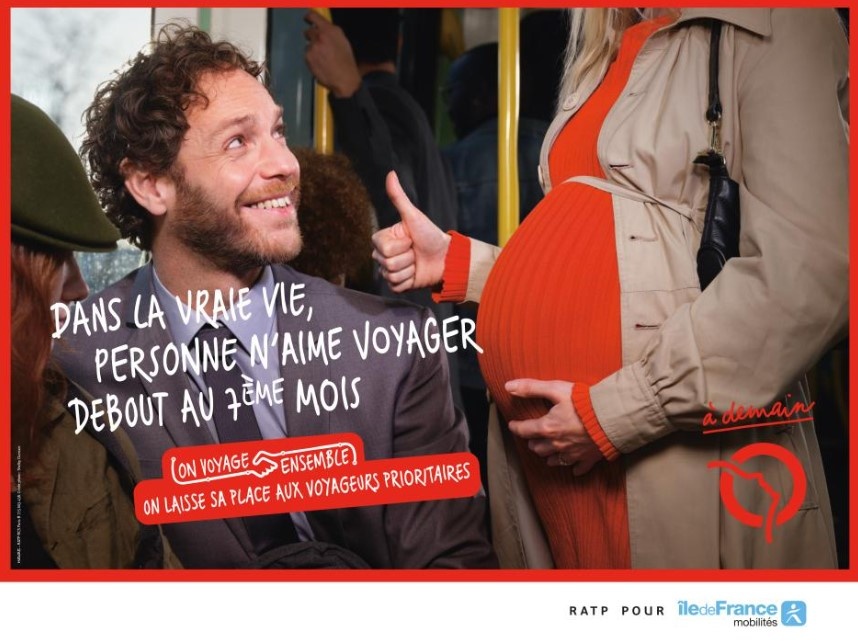 Подпись: "В реальной жизни никто не любит путешествовать стоя на 7-ом месяце". Изображение с сайта RATP. 