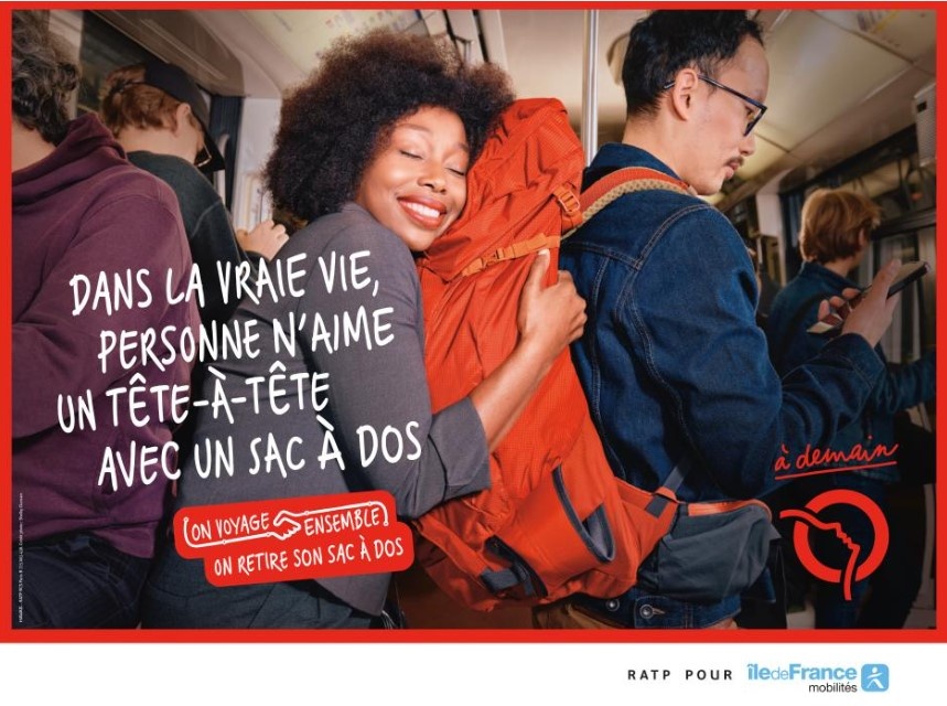 Подпись: "В реальной жизни никто не любит быть лицом-к-лицу с рюкзаком". Изображение с сайта RATP. 