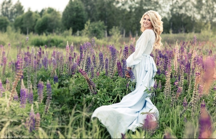 Фотосессия с люпинами .