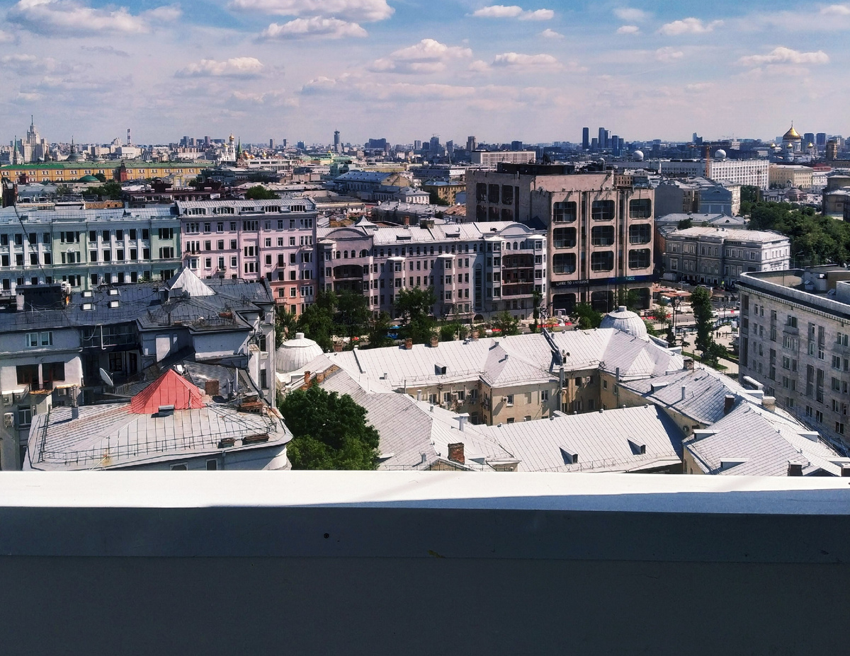 Подборка видов из квартиры Рихтера / Дорлиак. На две стороны. 16 этаж. Фото июня 2024 года