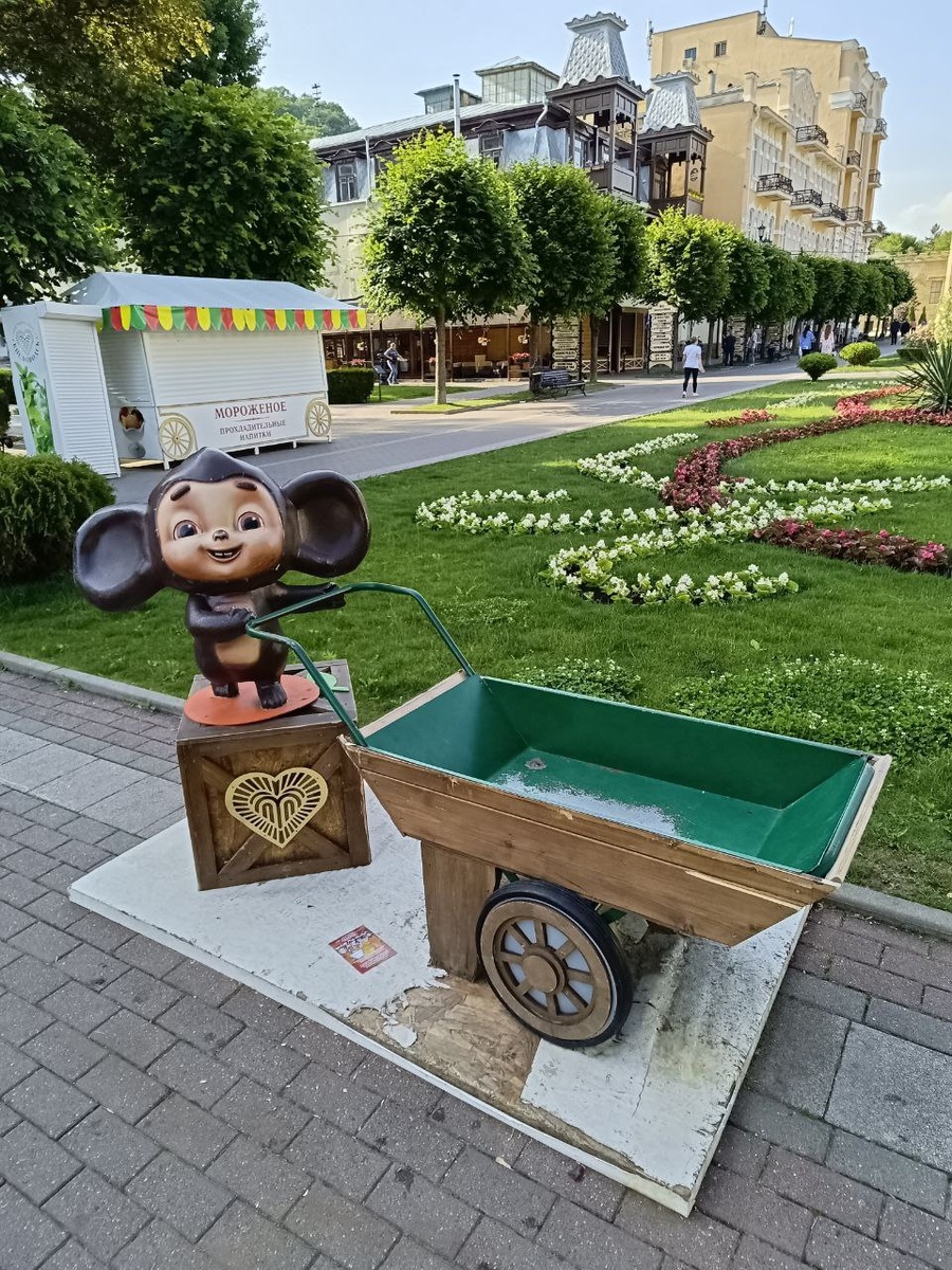 Еще Чебурашка