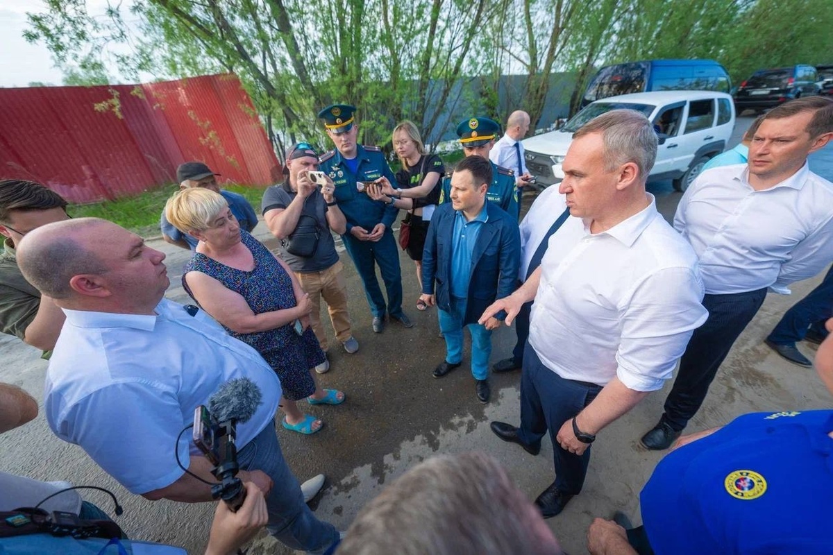    Руслан Кухарук в ручном режиме отработал жалобы жителей подтопляемых территорий Нижневартовска