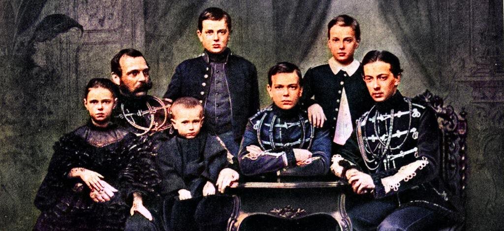  Александр II с детьми в 1861 году. 