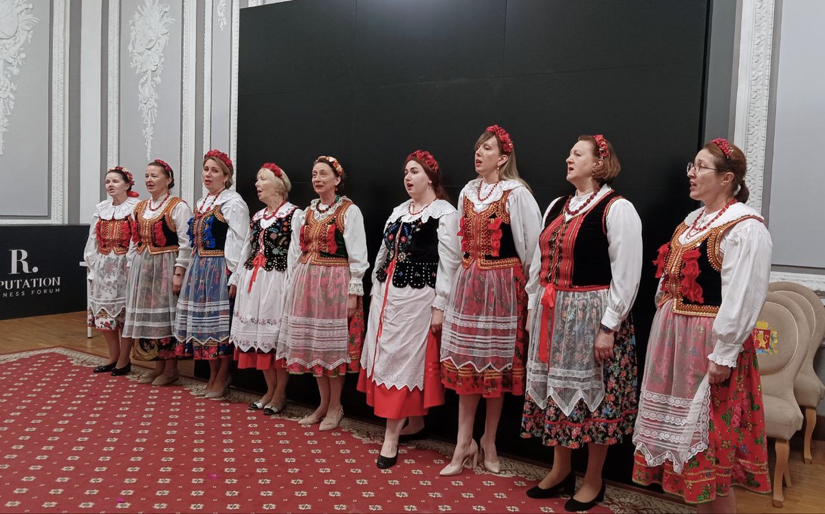 Концерт-открытие выставки национального костюма
