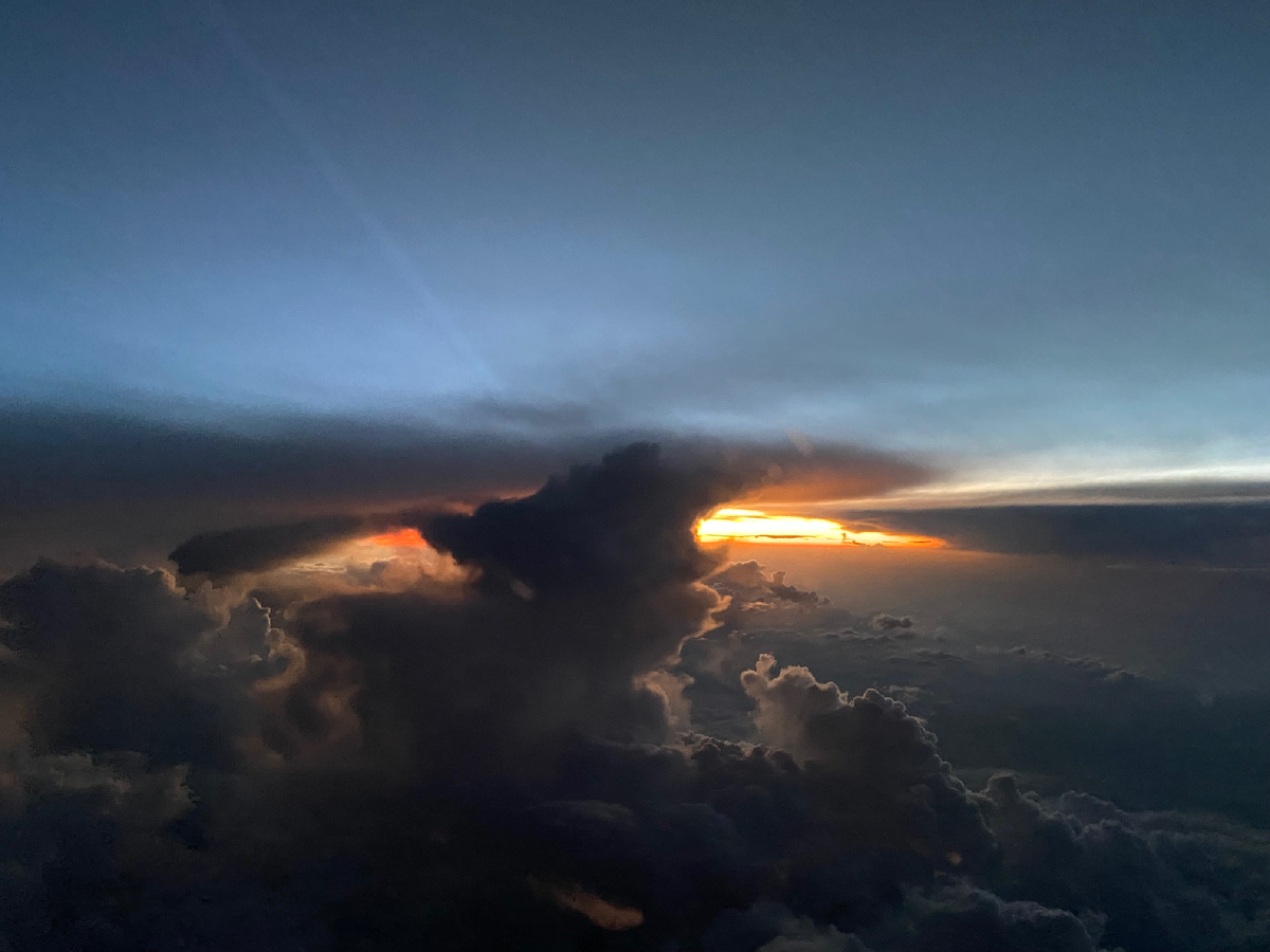 Часто грозовая облачность смотрится завораживающе красиво 😍 