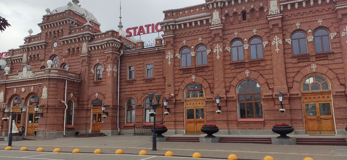 Фото похоже на первое, но чуть-чуть другое