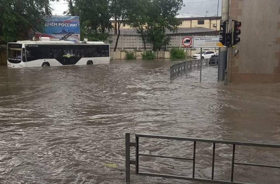    Город ушел под воду. Фото: Телеграм-канал Андрея Кравченко