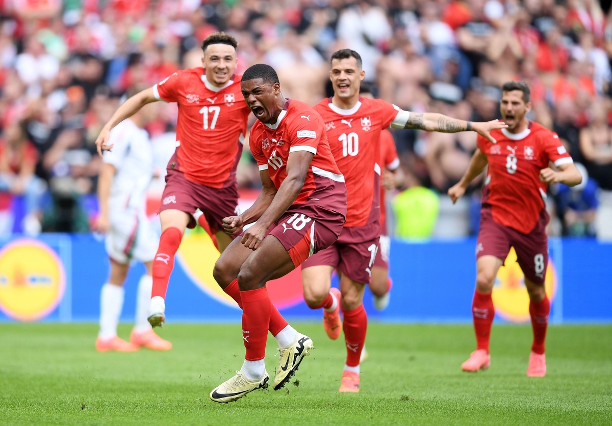    Сборная Швейцарии не оставила шансов команде Венгрии в матче первого тура группы A / Gettyimages.ru / Harriet Lander - UEFA / Contributor