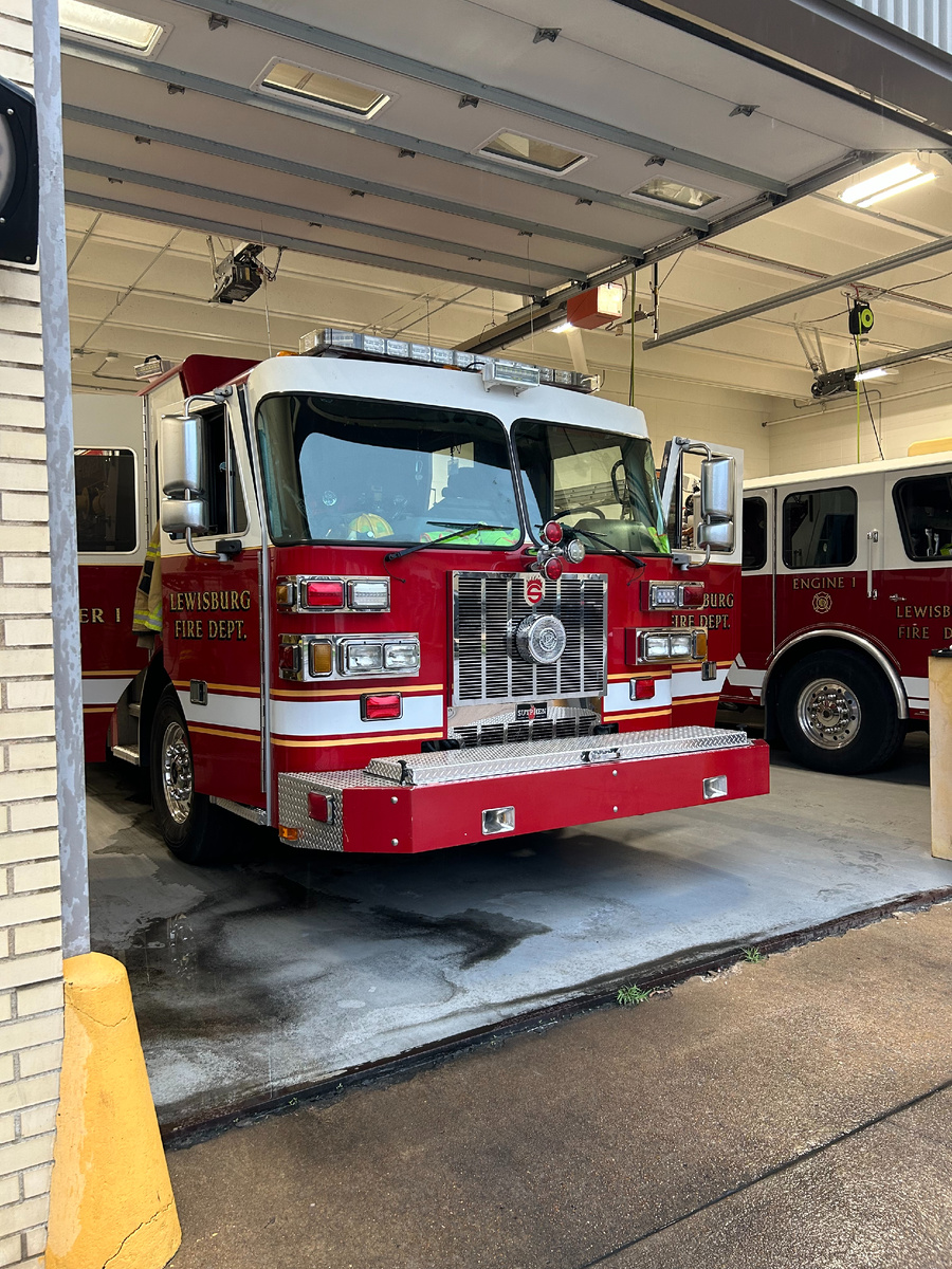 Профессиональная пожарная часть г. Льюисбург где я начал работать.