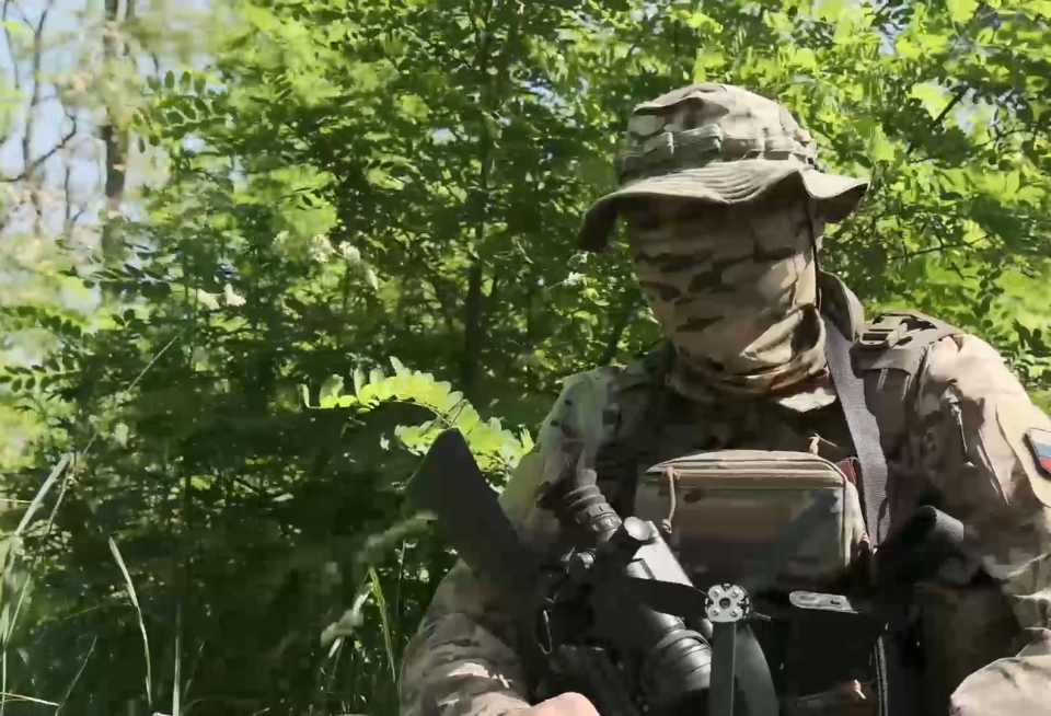    Боец с позывным Алтай. Источник: Кадр из видео Минобороны