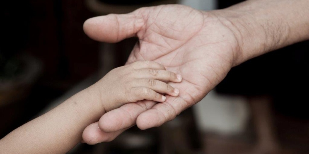 Папа - первый герой сына. Папа - первая любовь дочери. Международный день отца.