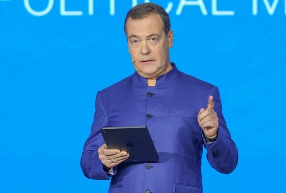    Дмитрий Медведев