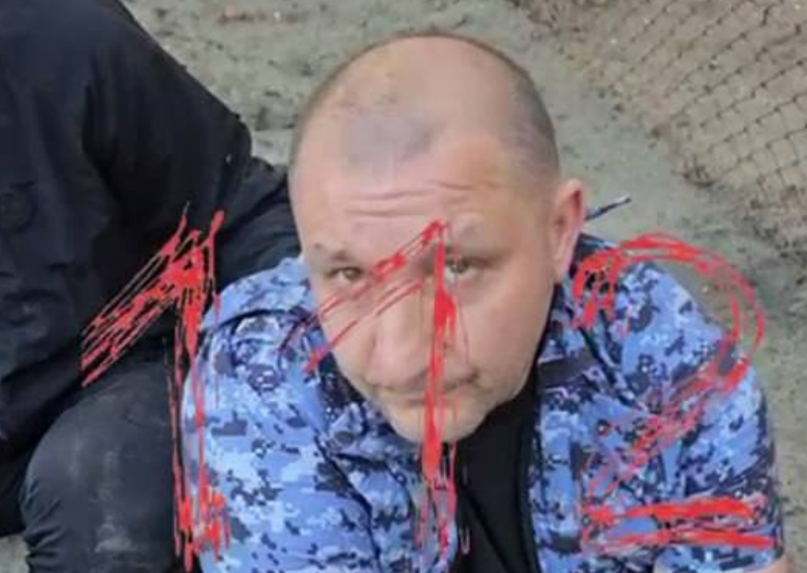 Правозащитница Ева Меркачева опознала в одном из захваченных в ростовском СИЗО-1 начальника оперативного управления ГУФСИН по Ростовской области Александра Богму.