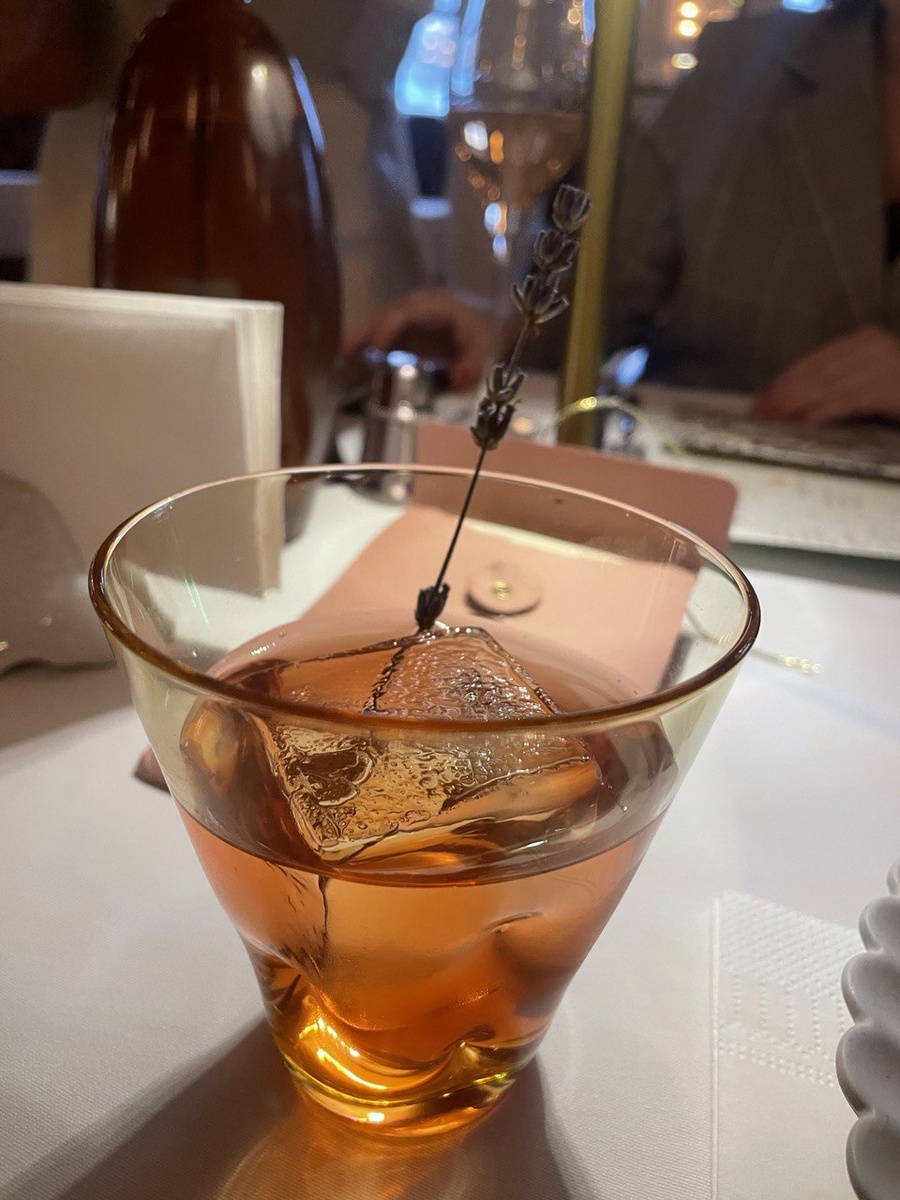 Это я в Москве в одном богемном ресторанчике попробовали что-то вкусно и малиновое