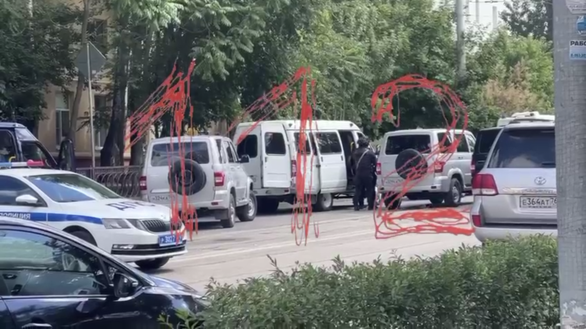     Кадр из видео с места события. Источник: t.me/ENews112 Автор фото: Телеграм-канал "112".