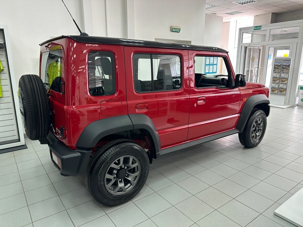 До России добрался пятидверный Suzuki Jimny. Источник иллюстрации - auto.ru