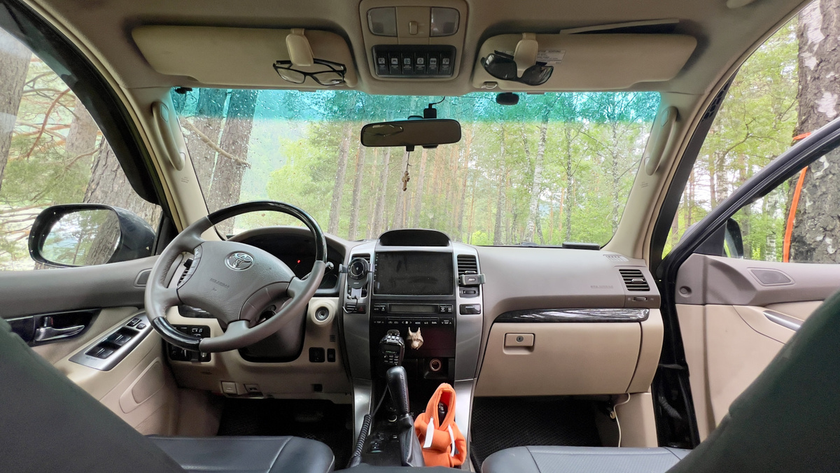 Toyota Land Cruiser Prado Черныш в деталях