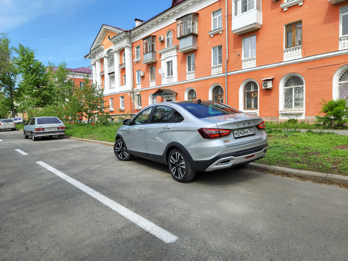 Автомобиль, который был у меня, это Vesta Cross седан в топовой, на данный момент, комплектации "Techno'24".