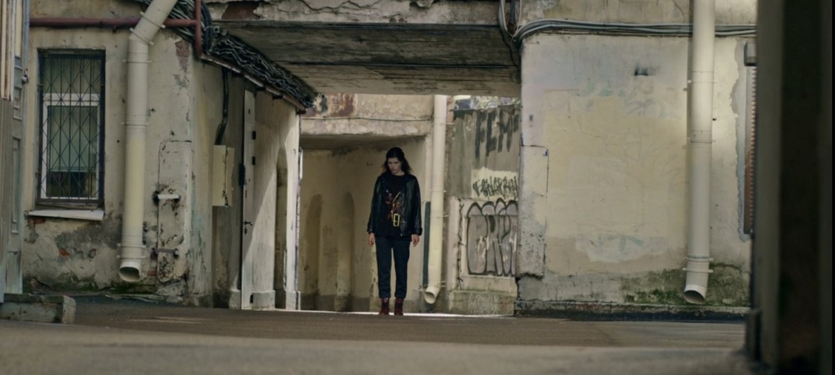 Кадр из сериала "Чёрное облако"