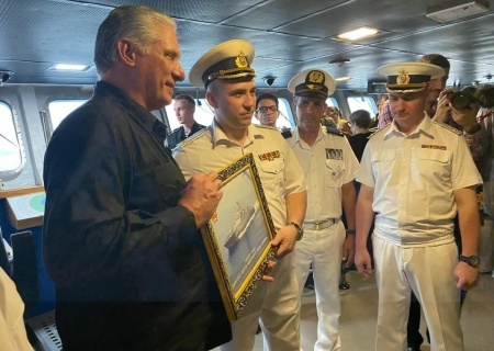    Журналист CNN удивлён свободным доступом жителей Кубы на борт «Адмирала Горшкова»