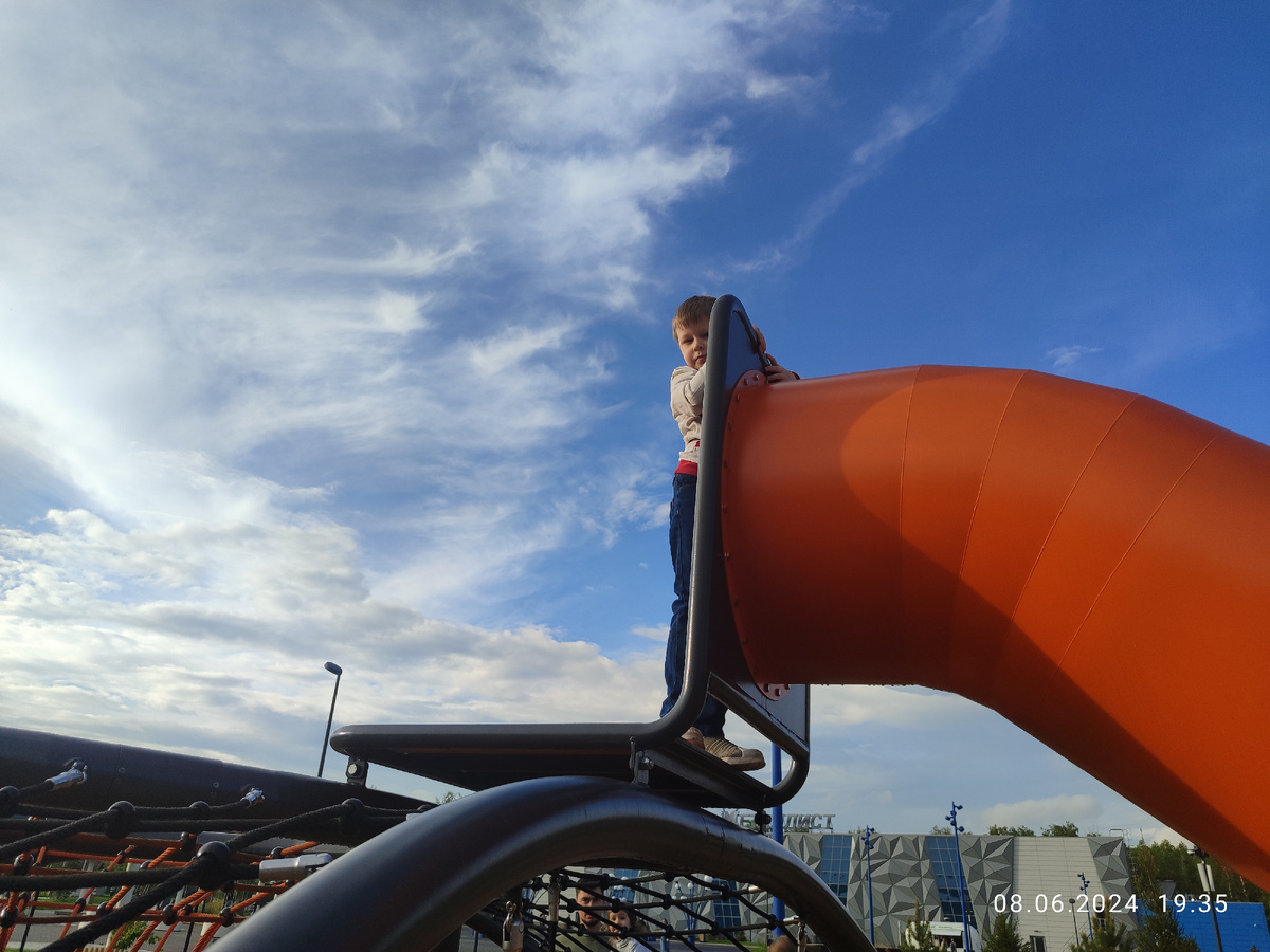 Паша. Собирается отправиться в путешествие по трубе