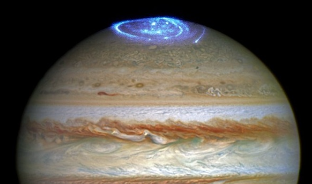 Изображение сияние на Юпитере
