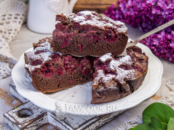 Сочный, сладкий пирог с вишней от которого невозможно отказаться