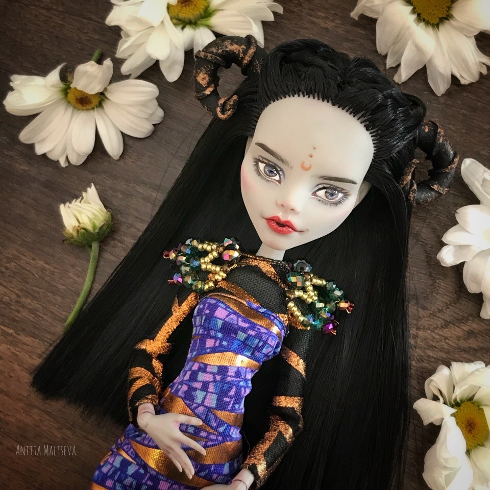 Тоже когда-то должна была стать Алисой