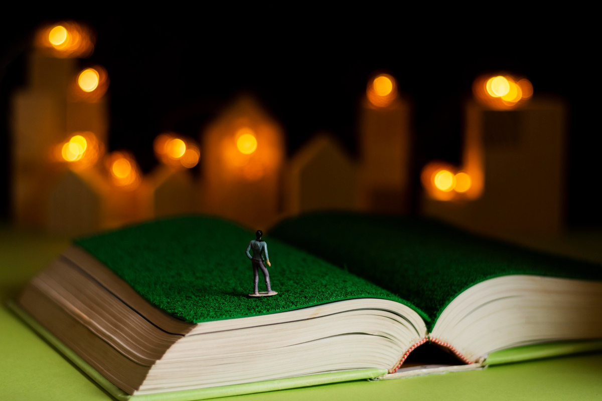 Аннотация может рассказать о месте действия и персонаже