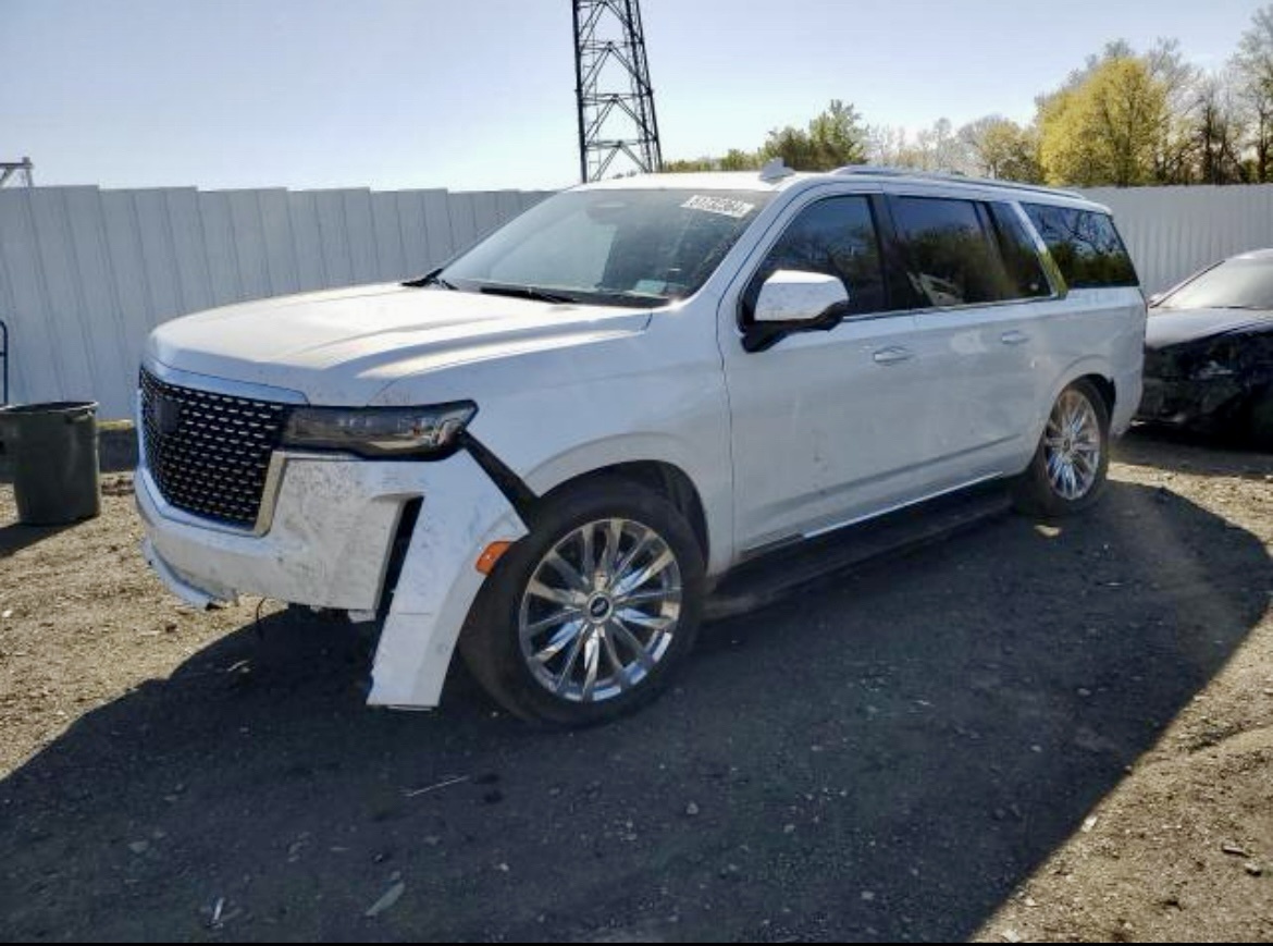 Cadillac Escalade 2022 года. Фото сделано на страховом аукционе. 