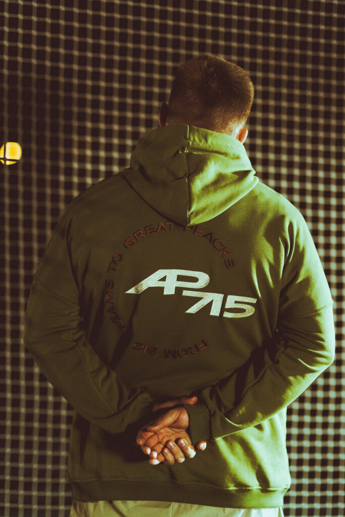 Худи, 13 990 рублей smirnov  📷
