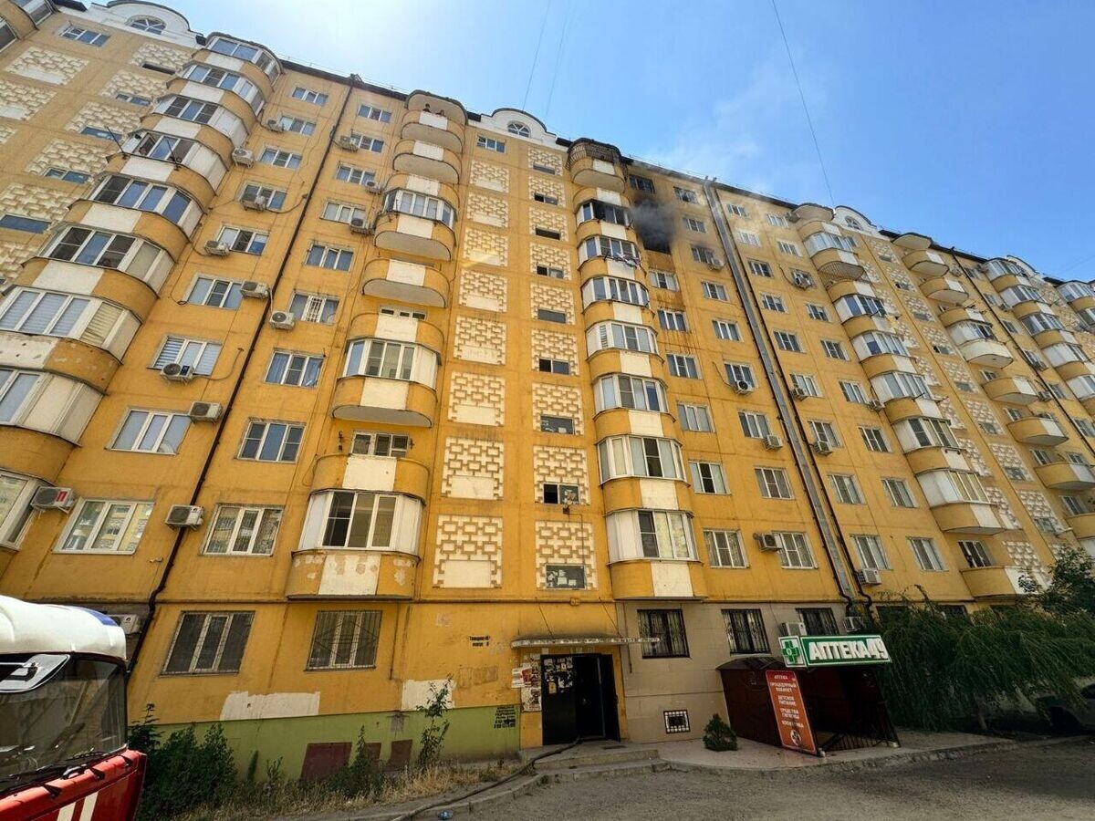    На месте пожара в многоквартирном доме в Махачкале© Фото : пресс-служба СУ СК РФ по Республике Дагестан