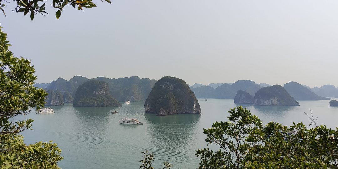 Бухта Халонг. К посещению обязательна. Личный опыт и немного теории