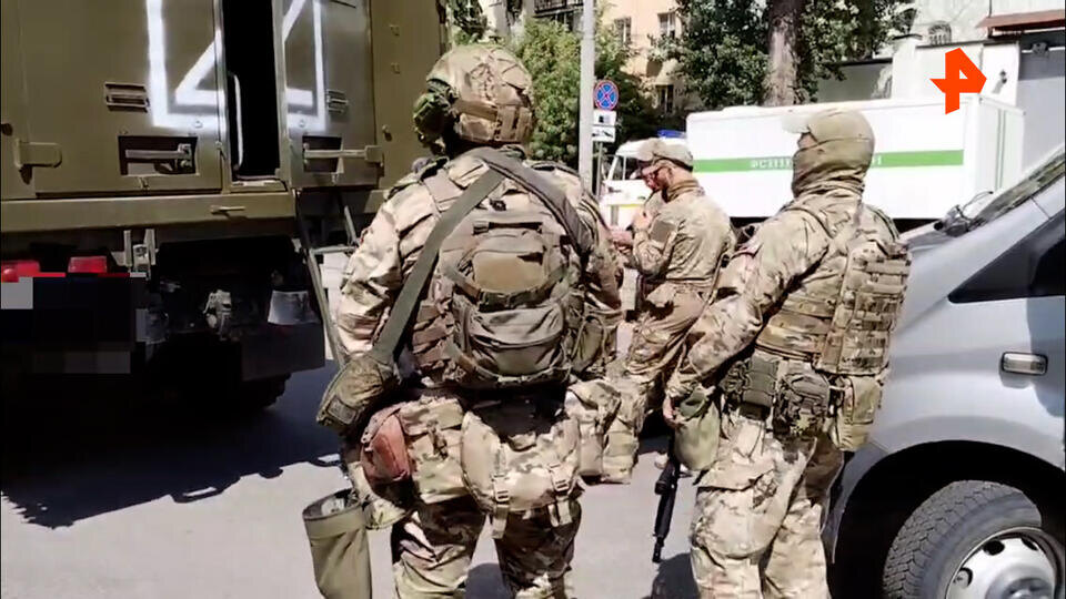    Кадры спецоперации силовиков по освобождению заложников в СИЗО