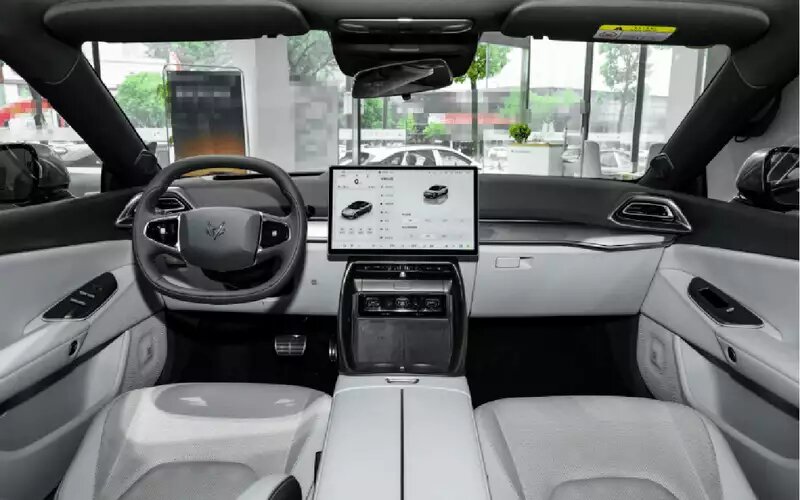    Интерьер Arcfox Alpha S5