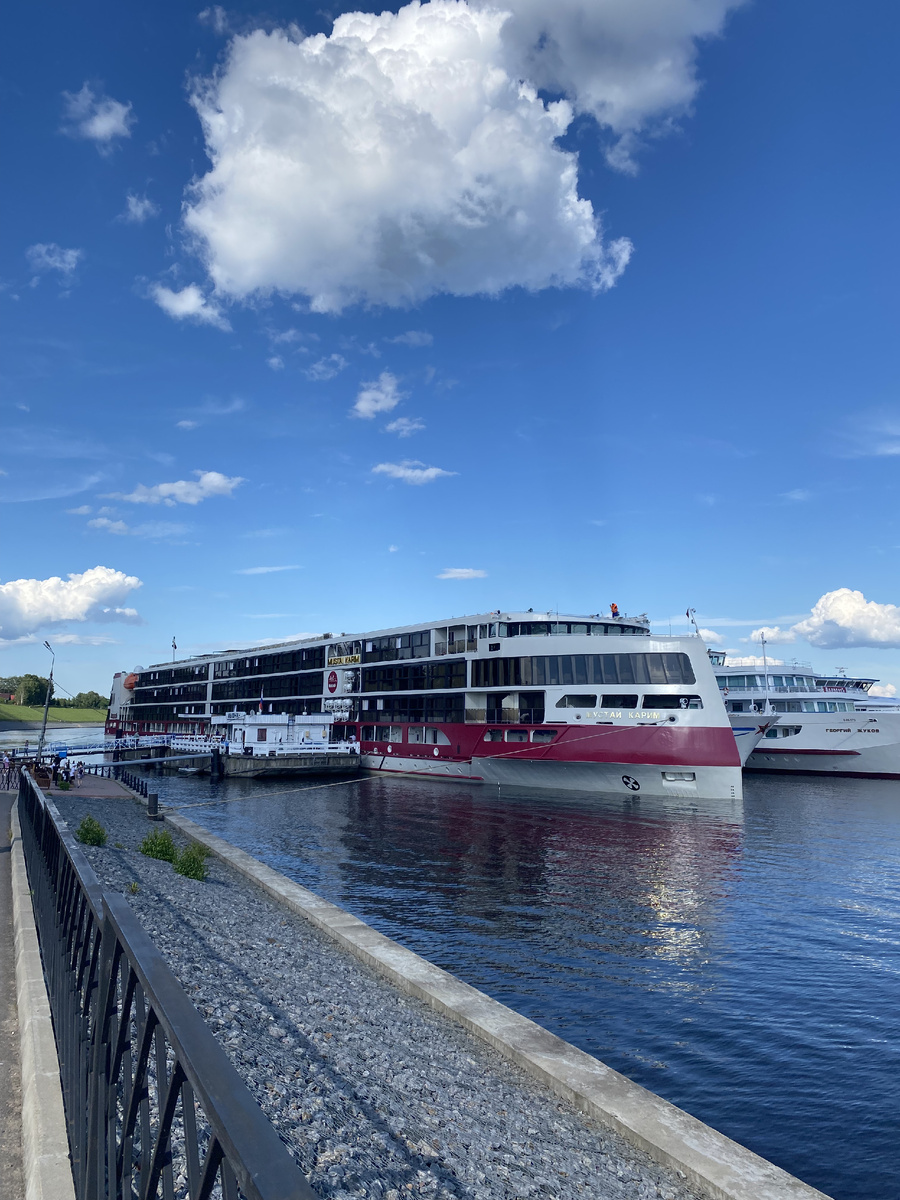 Мустай Карим