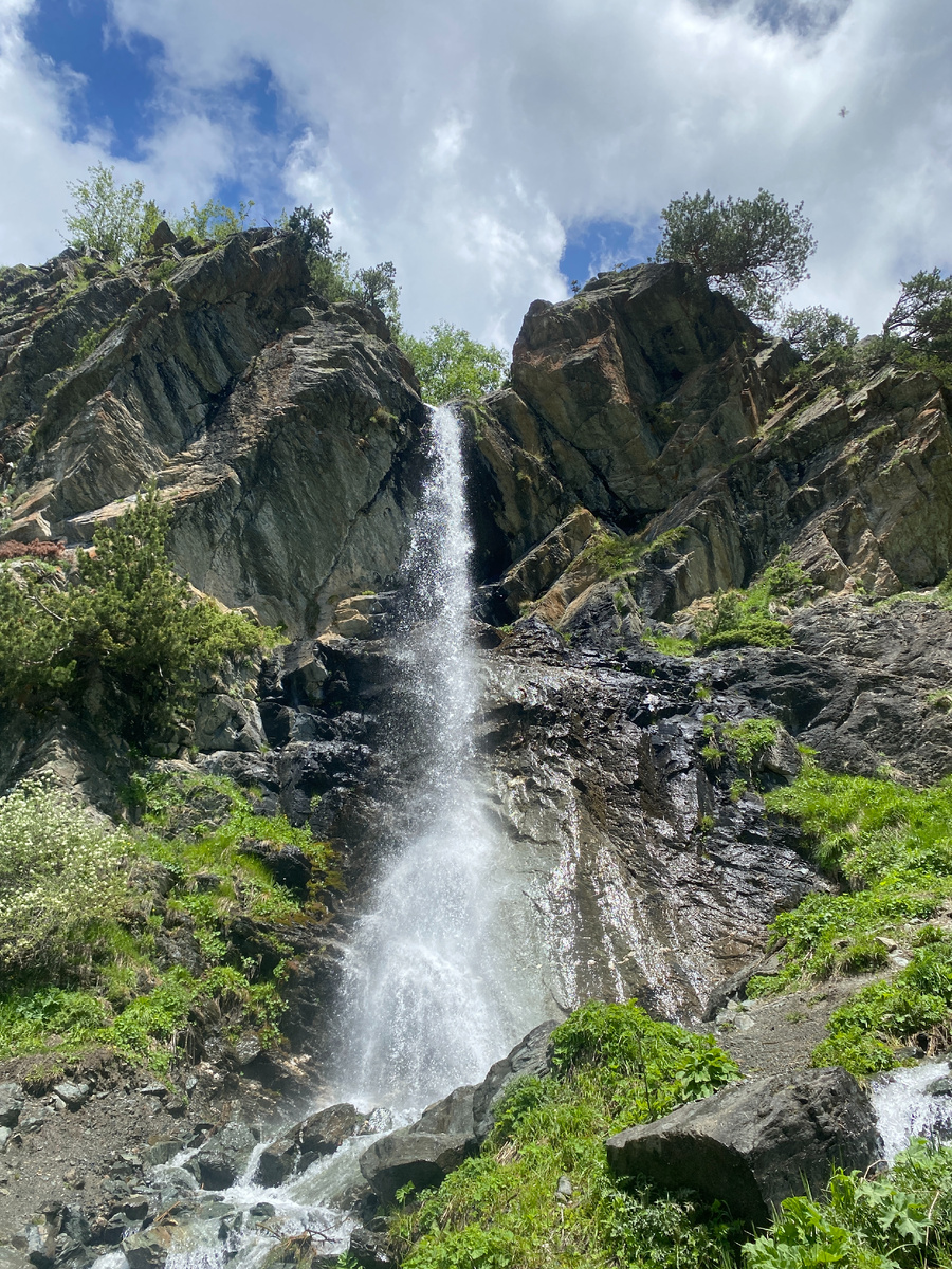Баритовый водопад