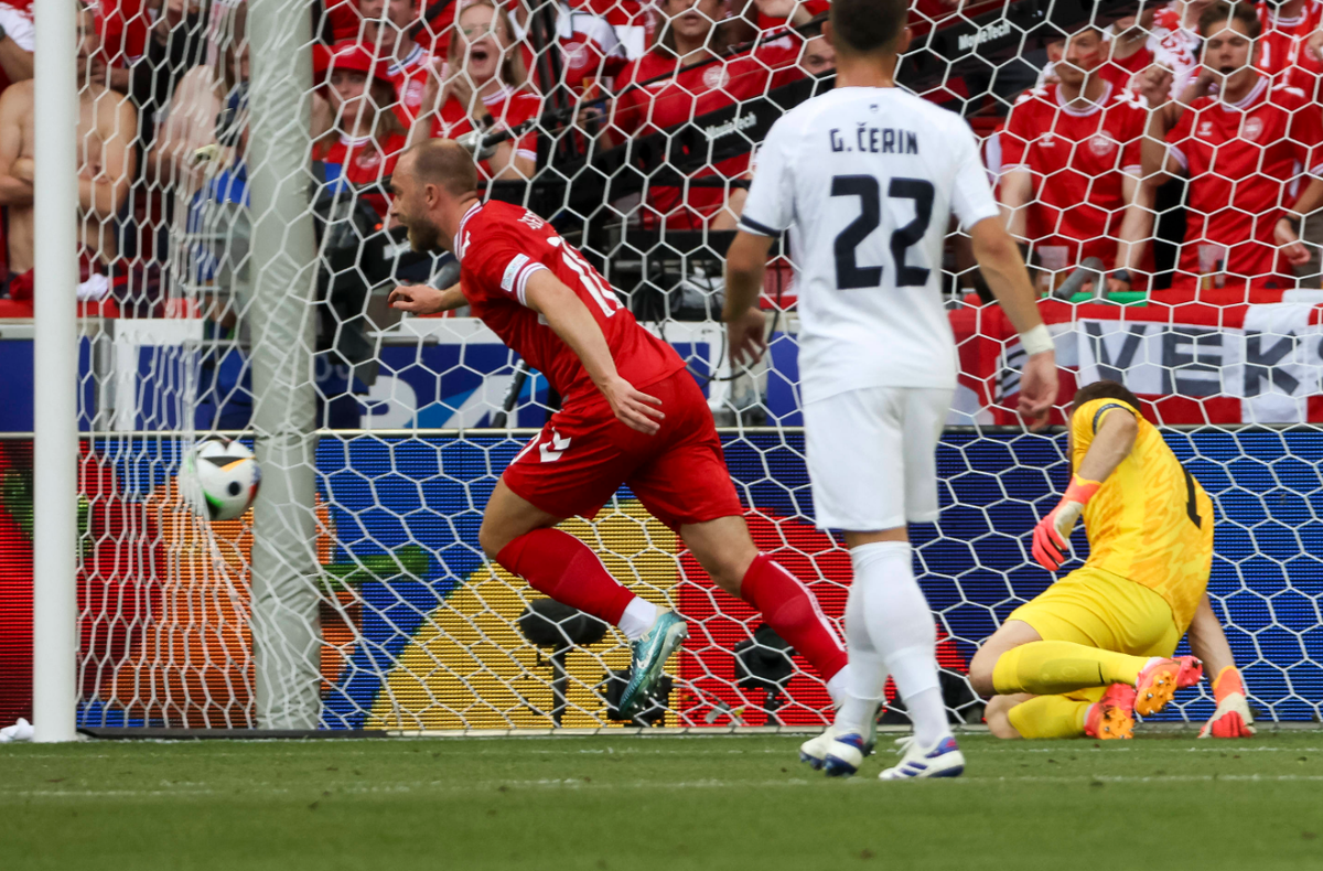 Кристиан Эриксен отметил свое возвращение на Евро голом в ворота словенцев. Фото: globallookpress