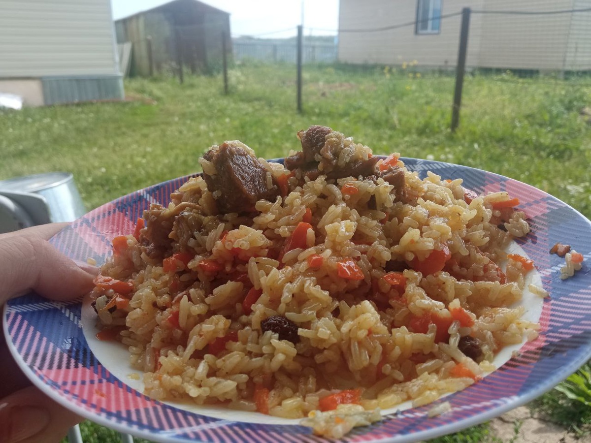 Плов с сердечками куриными в казанке