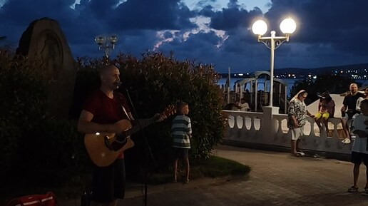 На набережной Геленджика можно встретить немало талантов 😊🎶🎼🎸